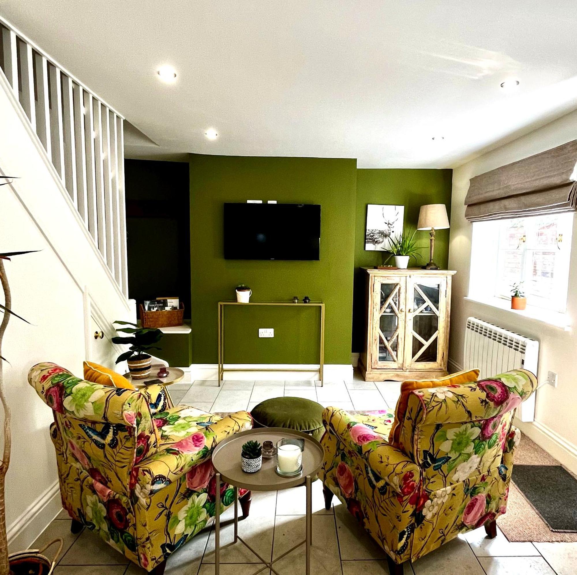 Flower Cottage By Ludlow Castle With Onsite Parking 外观 照片