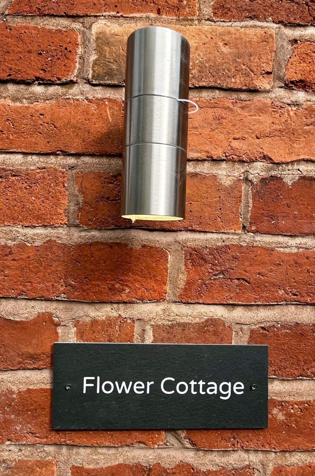 Flower Cottage By Ludlow Castle With Onsite Parking 外观 照片