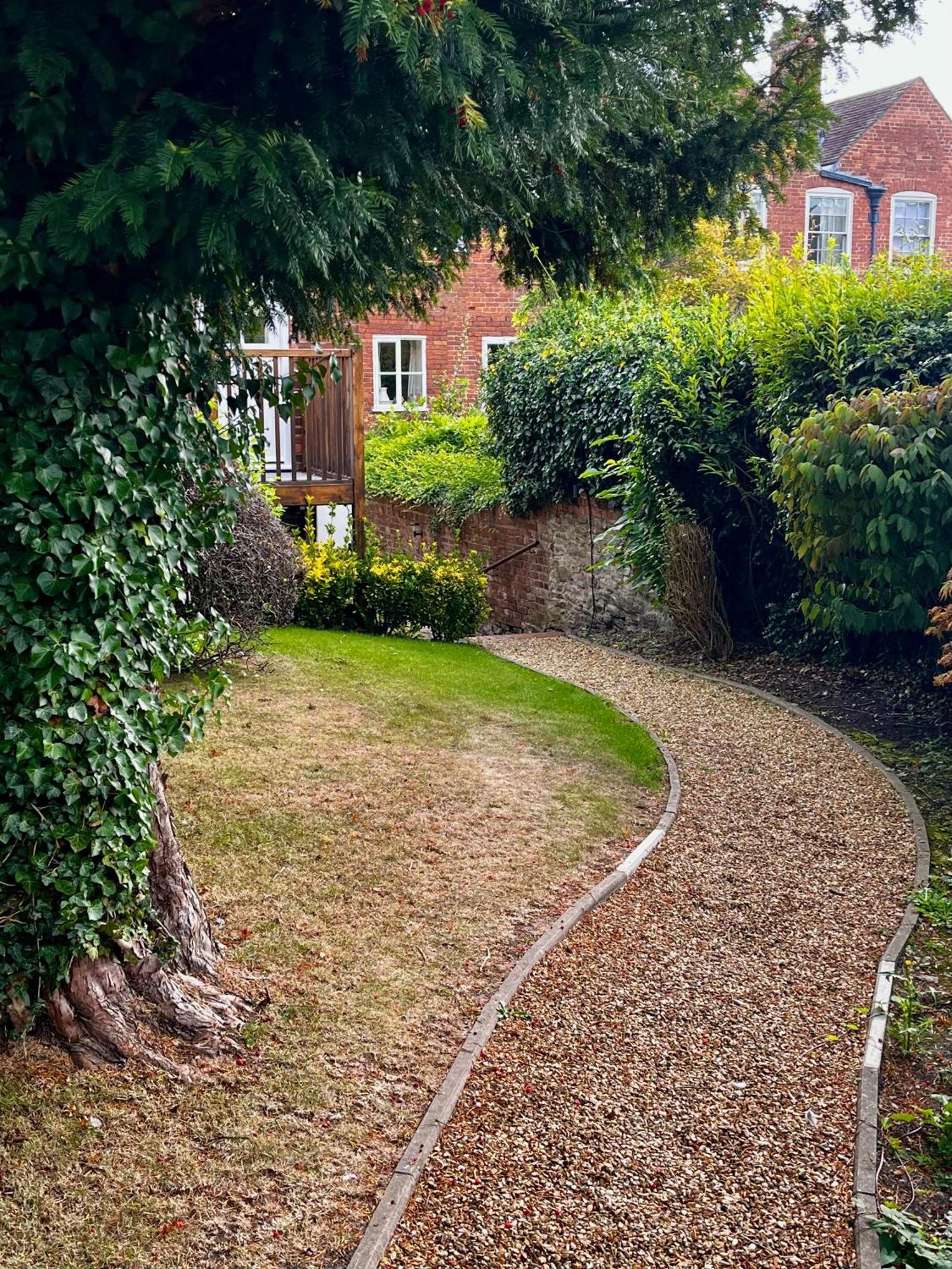 Flower Cottage By Ludlow Castle With Onsite Parking 外观 照片