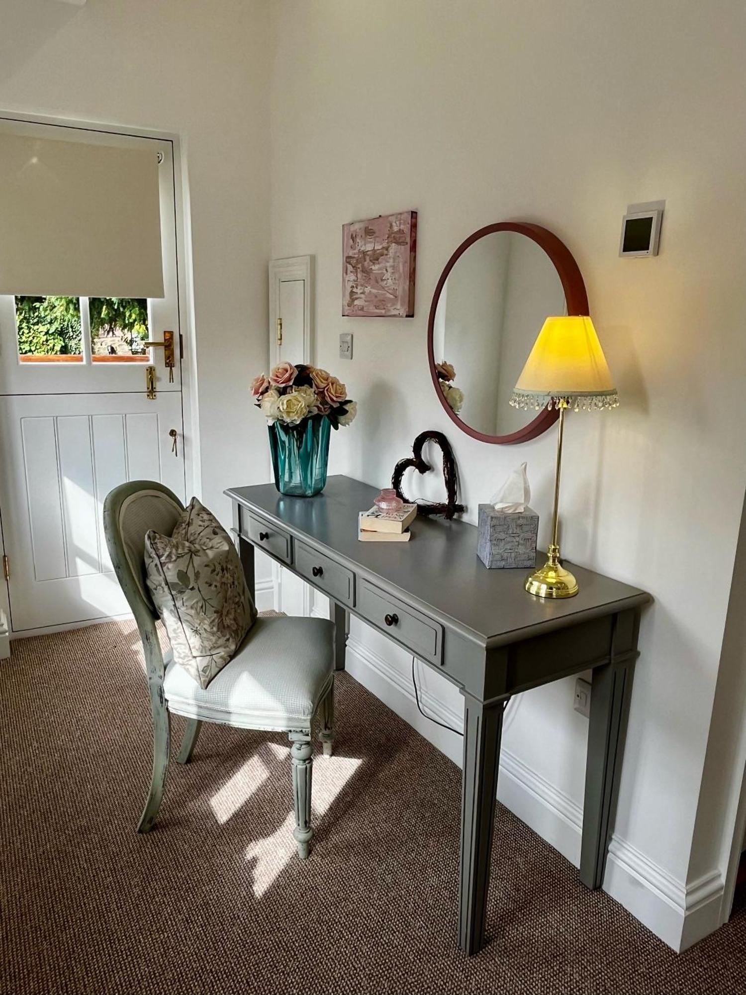 Flower Cottage By Ludlow Castle With Onsite Parking 外观 照片