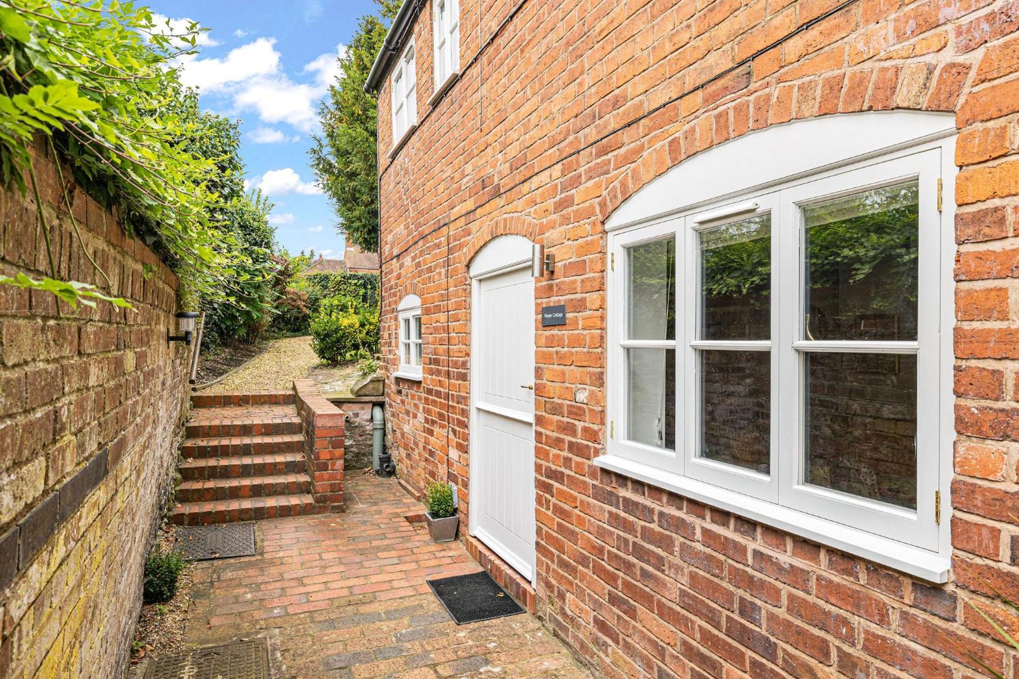 Flower Cottage By Ludlow Castle With Onsite Parking 外观 照片